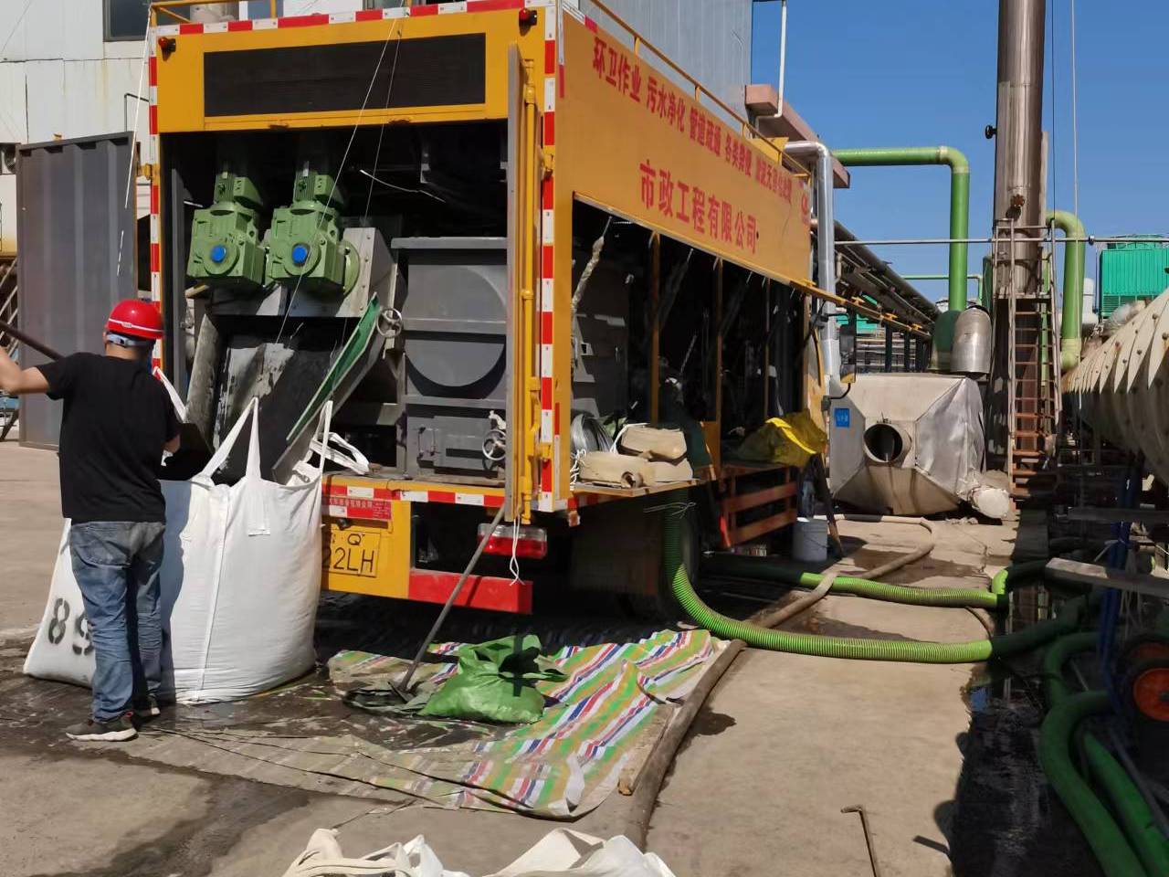 献县淤泥压干处理